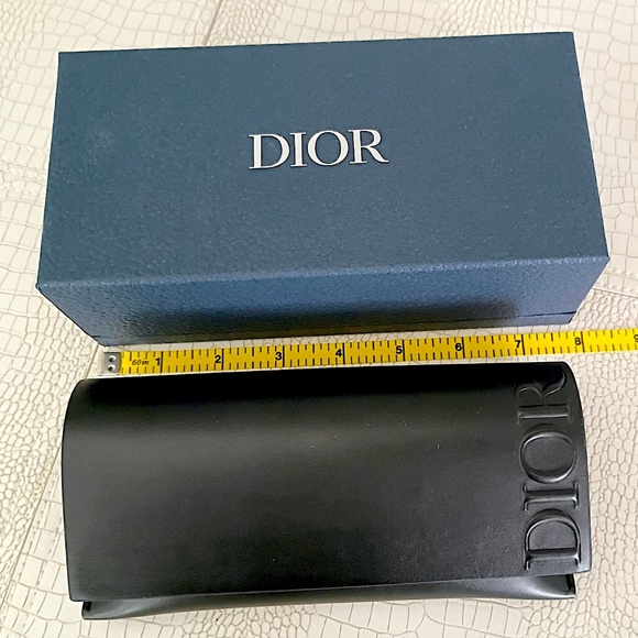 Newest Design Hi-End DIOR LEATHER Glass Case with Cloth (Large) - Picture 10 of 12
